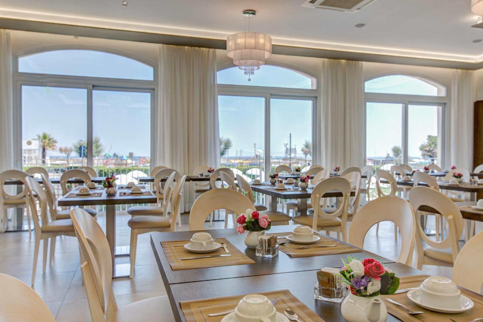 Hotel Villa Augustea Rimini Eksteriør billede