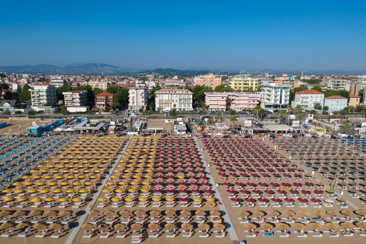 Hotel Villa Augustea Rimini Eksteriør billede